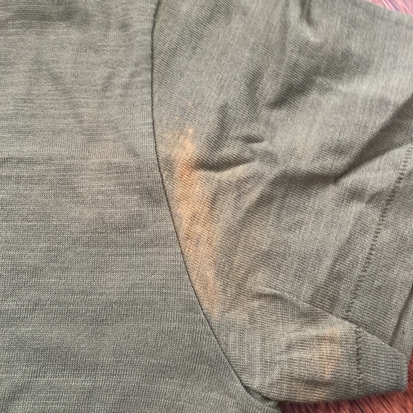 Off white Virgil Abloh stained at pits - Picture 2 of 5